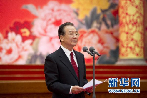 2月1日,中共中央、国务院在北京人民大会堂举行2011年春节团拜会。这是中共中央政治局常委、国务院总理温家宝在团拜会上讲话。新华社记者 黄敬文 摄 2月1日,中共中央、国务院在北京人民大会堂举行2011年春节团拜会。这是中共中央政治局常委、国务院总理温家宝在团拜会上讲话。新华社记者 黄敬文 摄