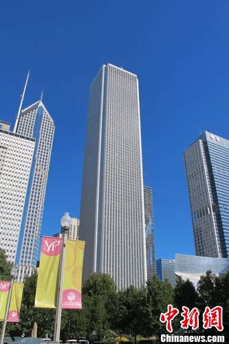 图为位于美国芝加哥的石油大厦 韩胜宝摄 图为位于美国芝加哥的石油大厦 韩胜宝摄