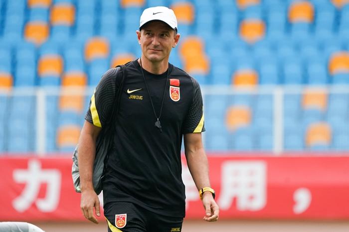 扬科维奇担任中国国家男子足球队主教练
