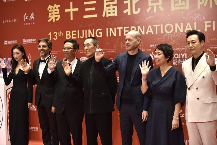 众星亮相第十三届北京国际电影节闭幕红毯