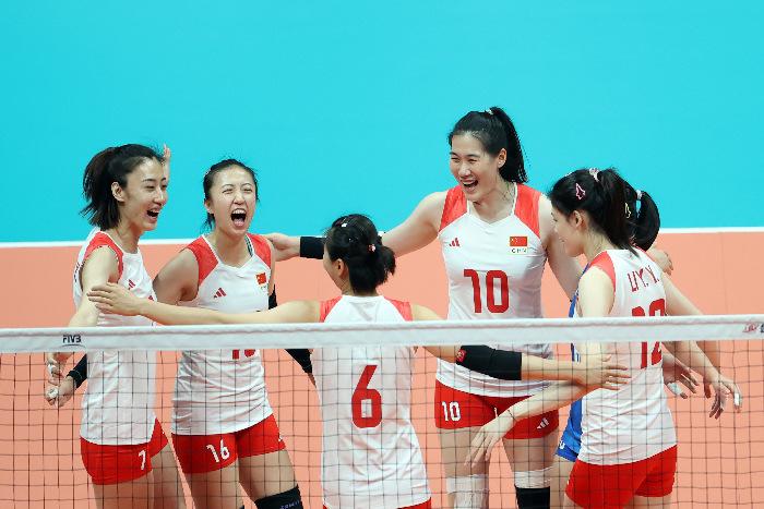 中国女排3比0战胜韩国女排