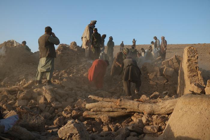 阿富汗地震伤亡人数已超1.1万