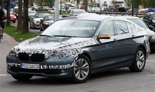 年底即将发布 宝马5系GT轻伪装谍照曝光 汽车之家 年底即将发布 宝马5系GT轻伪装谍照曝光 汽车之家