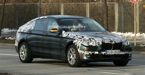 年底即将发布 宝马5系GT轻伪装谍照曝光 汽车之家 年底即将发布 宝马5系GT轻伪装谍照曝光 汽车之家