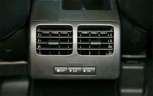 冰爽休旅情趣!试驾体验福特i-MAX 2.0