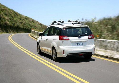 冰爽休旅情趣!试驾体验福特i-MAX 2.0