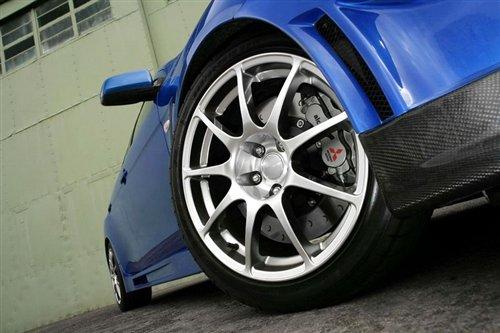 �ٹ������3.8s EVO�콢FQ-400Ӣ������ ����֮��