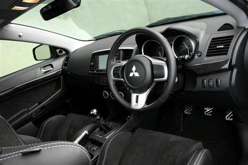 �ٹ������3.8s EVO�콢FQ-400Ӣ������ ����֮��