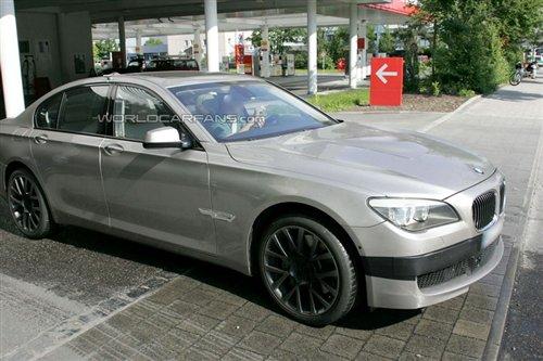 新旗舰!疑似宝马高性能M7车型谍照曝光 汽车之家 新旗舰!疑似宝马高性能M7车型谍照曝光 汽车之家