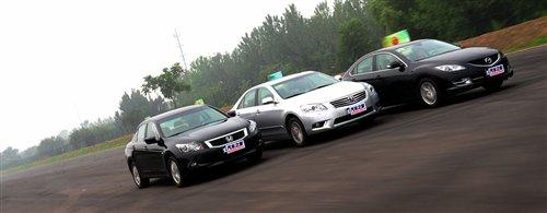 三款日系中型车对比 睿翼/雅阁/凯美瑞 汽车之家 三款日系中型车对比 睿翼/雅阁/凯美瑞 汽车之家