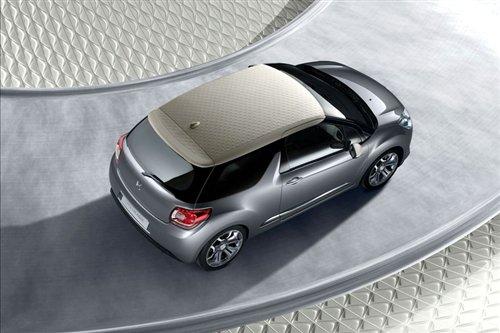 采用更多镀铬装饰 新雪铁龙C3实车曝光 汽车之家 采用更多镀铬装饰 新雪铁龙C3实车曝光 汽车之家