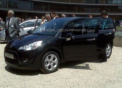 采用更多镀铬装饰 新雪铁龙C3实车曝光 汽车之家 采用更多镀铬装饰 新雪铁龙C3实车曝光 汽车之家