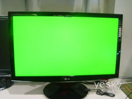 独家爆料:LG超薄LED背光显示器W2486L到货