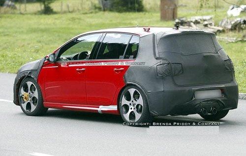 将于9月亮相 高尔夫R20轻度伪装照曝光 汽车之家 将于9月亮相 高尔夫R20轻度伪装照曝光 汽车之家