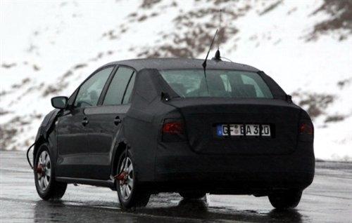 国产的样版 大众新POLO三厢版首次曝光 汽车之家 国产的样版 大众新POLO三厢版首次曝光 汽车之家