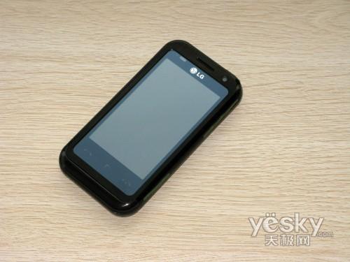 玩转3D触控!500万像素LG KM900售1880元