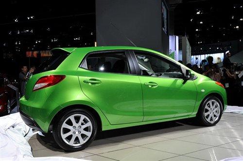 明年夏季上市 2011款马自达2实车亮相 汽车之家 明年夏季上市 2011款马自达2实车亮相 汽车之家