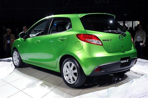 明年夏季上市 2011款马自达2实车亮相 汽车之家 明年夏季上市 2011款马自达2实车亮相 汽车之家