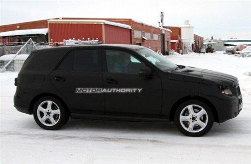 更轻更环保 奔驰新一代ML路试谍照曝光 汽车之家 更轻更环保 奔驰新一代ML路试谍照曝光 汽车之家