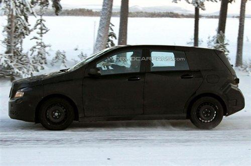 2011年发布 新一代奔驰B级雪地路试曝光 汽车之家 2011年发布 新一代奔驰B级雪地路试曝光 汽车之家