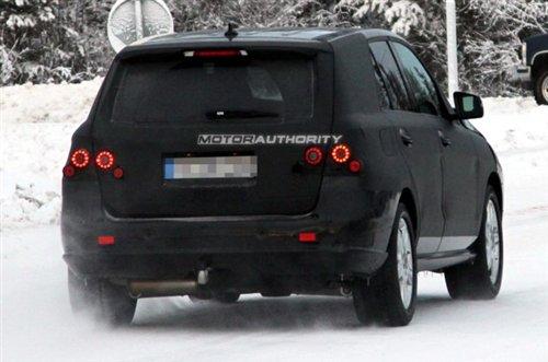 更轻更环保 奔驰新一代ML路试谍照曝光 汽车之家 更轻更环保 奔驰新一代ML路试谍照曝光 汽车之家