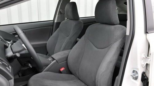 插电的混合动力车 试2012款丰田普锐斯