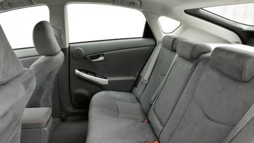 插电的混合动力车 试2012款丰田普锐斯