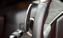 彗星撞地球 奥迪R8单挑法拉利Scuderia