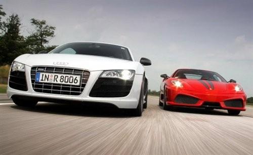 彗星撞地球 奥迪R8单挑法拉利Scuderia