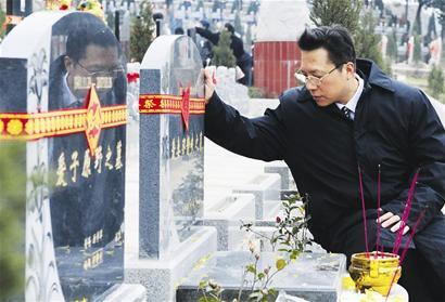 丈夫假借亡子名义发短信抚慰绝症妻子3年(图)