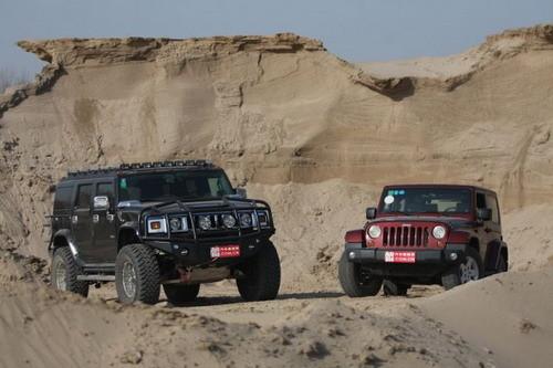 牛仔遇到怪兽 试驾牧马人\/悍马H2改装版