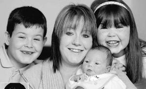 ĸ�׺�3������ȫ��ͬһ�����Ů