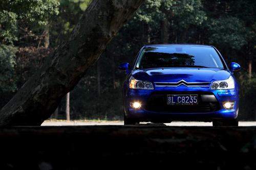 试驾雪铁龙C4 VTS轿跑车