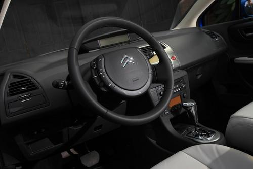 试驾雪铁龙C4 VTS轿跑车