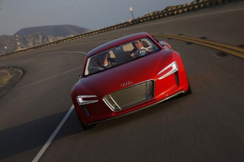 �����¼�Ԫ�������Լݰµ�e-tron���