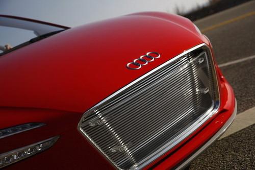 �����¼�Ԫ�������Լݰµ�e-tron���