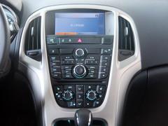 运动选谁 别克英朗对比福特福克斯两厢