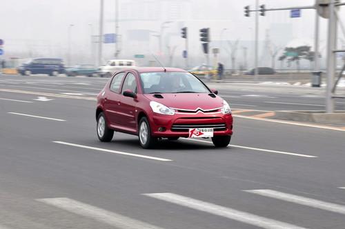 "红色旋风来袭" 测试东风雪铁龙C2 VTS