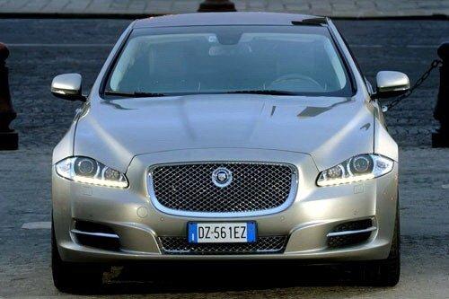 挑战奢华极限 捷豹XJ3.0D决战宝马730D 汽车之家 挑战奢华极限 捷豹XJ3.0D决战宝马730D 汽车之家