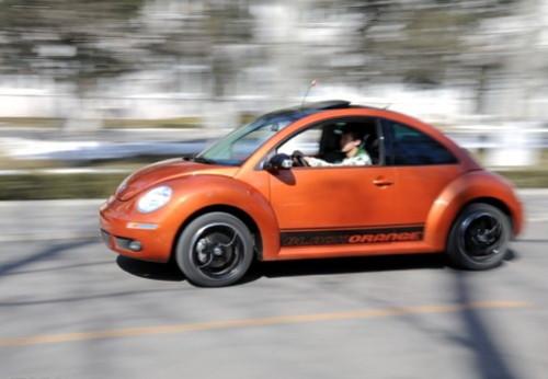 复古+运动 试驾体验大众新甲壳虫墨橘版