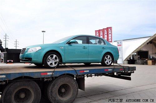 悬挂一汽标识 车展探营新款奔腾B70曝光 汽车之家 悬挂一汽标识 车展探营新款奔腾B70曝光 汽车之家