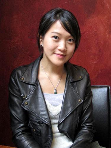 台湾美眉程薇颖18日在全球彩妆好手竞争下胜出,夺得在温哥华举行的国际彩妆艺术家大赛(IMAT)冠军。“中央社”图