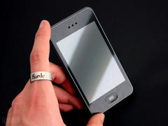 �ս�iPhone ��㴥������M8�𺳵��� 