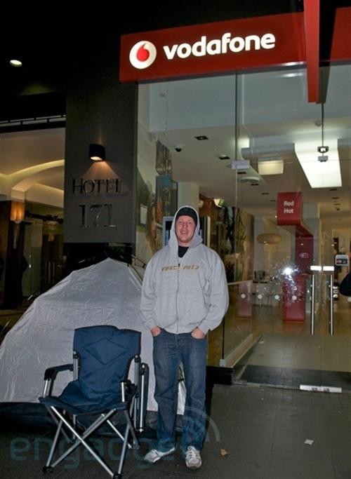 就是他?全球第一个拥有3G iPhone的人