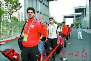 巴林男足成首支入住运动员村的整编部队-体