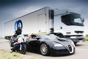 终极决斗 布嘉迪威航16.4 VS宝马S1000RR(2)