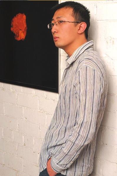 那多新书聚焦流浪汉命运 称文二代传承文化