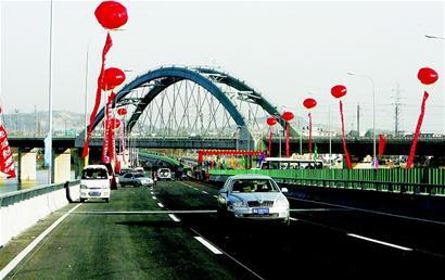 补上最后一块拼图 武汉三环线画圆通车