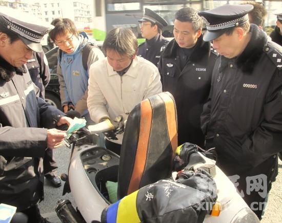 上海严打违法四车 非机动车装机动心被查