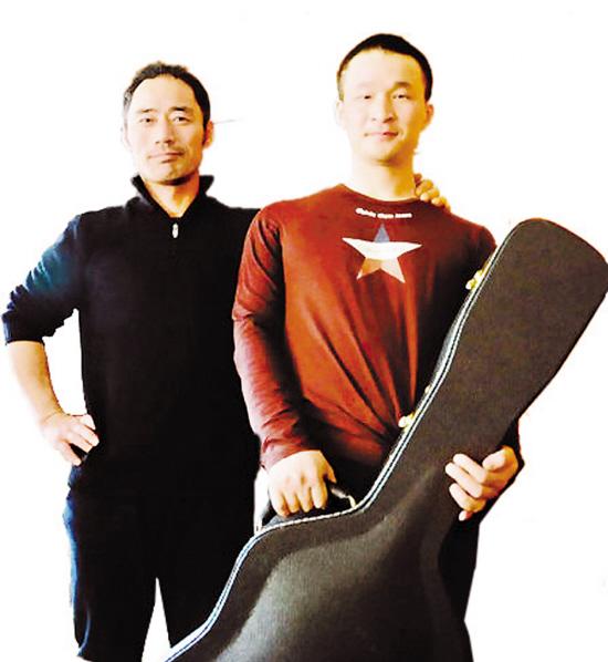 旭日阳刚成名前:在地铁通道唱歌常被赶走